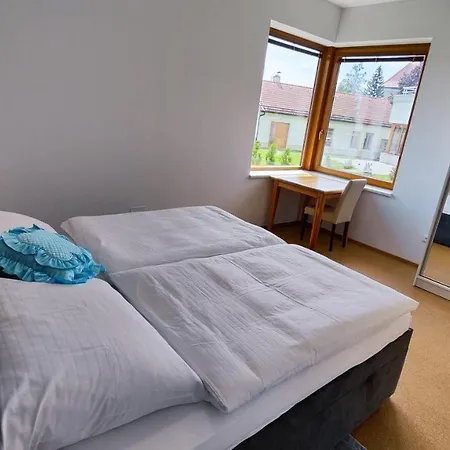 Apartmany Dacice Exterior photo